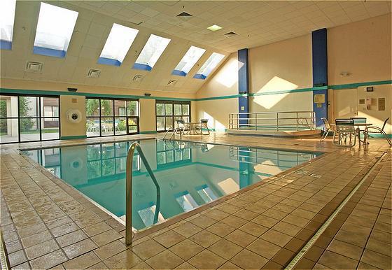Holiday Lodge Hotel Oak Hill 外观 照片